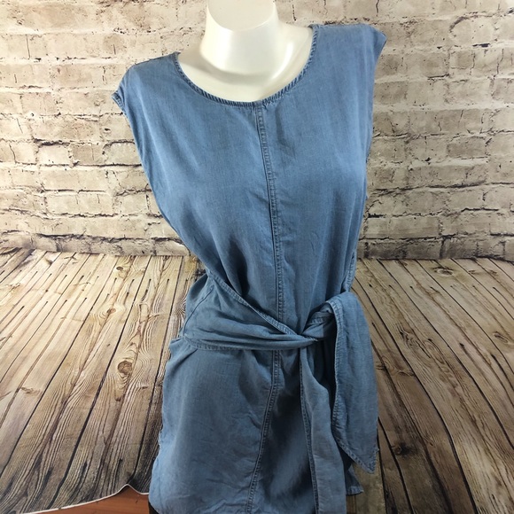 Forever 21 Dresses & Skirts - NWOT short sleeve chambray tie dress size small